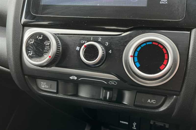 Used Honda Jazz 2019 for sale - 76329390: Photo 15