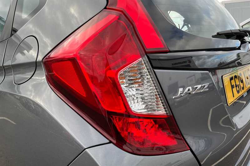 Used Honda Jazz 2019 for sale - 76329390: Photo 31