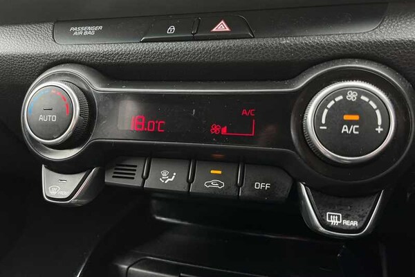 Used Kia Stonic 2018 for sale - 76298546: Photo 15