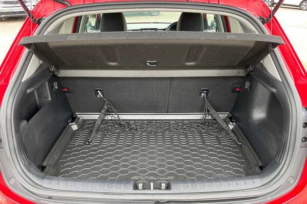 Used Kia Stonic 2018 for sale - 76298546: Photo 25