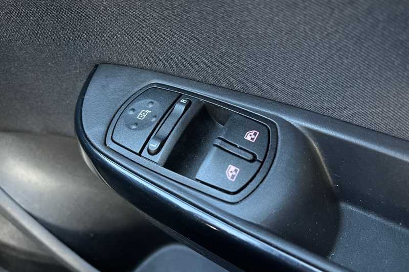 Used Vauxhall Corsa for sale - 77800660: Photo 16