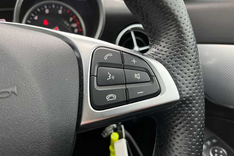 Used Mercedes-Benz SLC 2016 for sale - 76944615: Photo 22