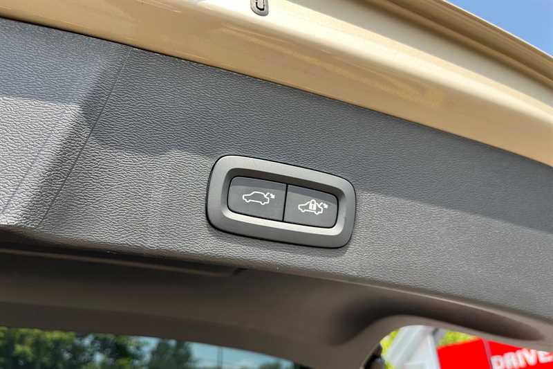 Used Volvo XC40 2025 for sale - 76525399: Photo 38