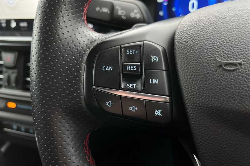 Used Ford Focus 2022 for sale - 76967013: Photo 21