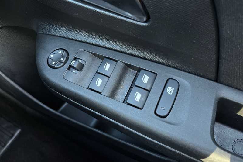 Used Vauxhall Corsa 2022 for sale - 76155335: Photo 16