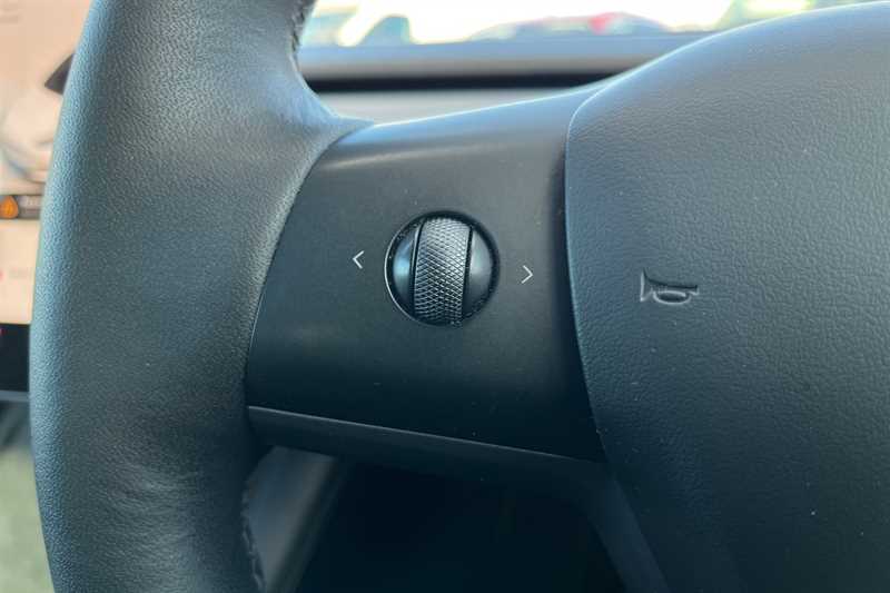 Used Tesla Model Y 2023 for sale - 76956604: Photo 21