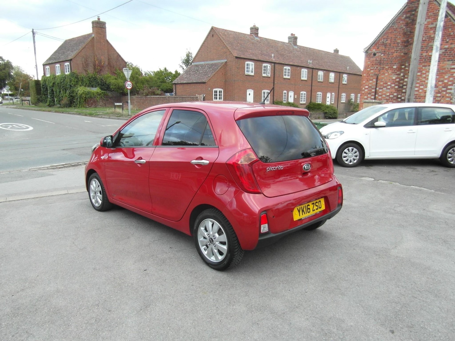 Used Kia Picanto 2016 for sale - 76866799: Photo 9