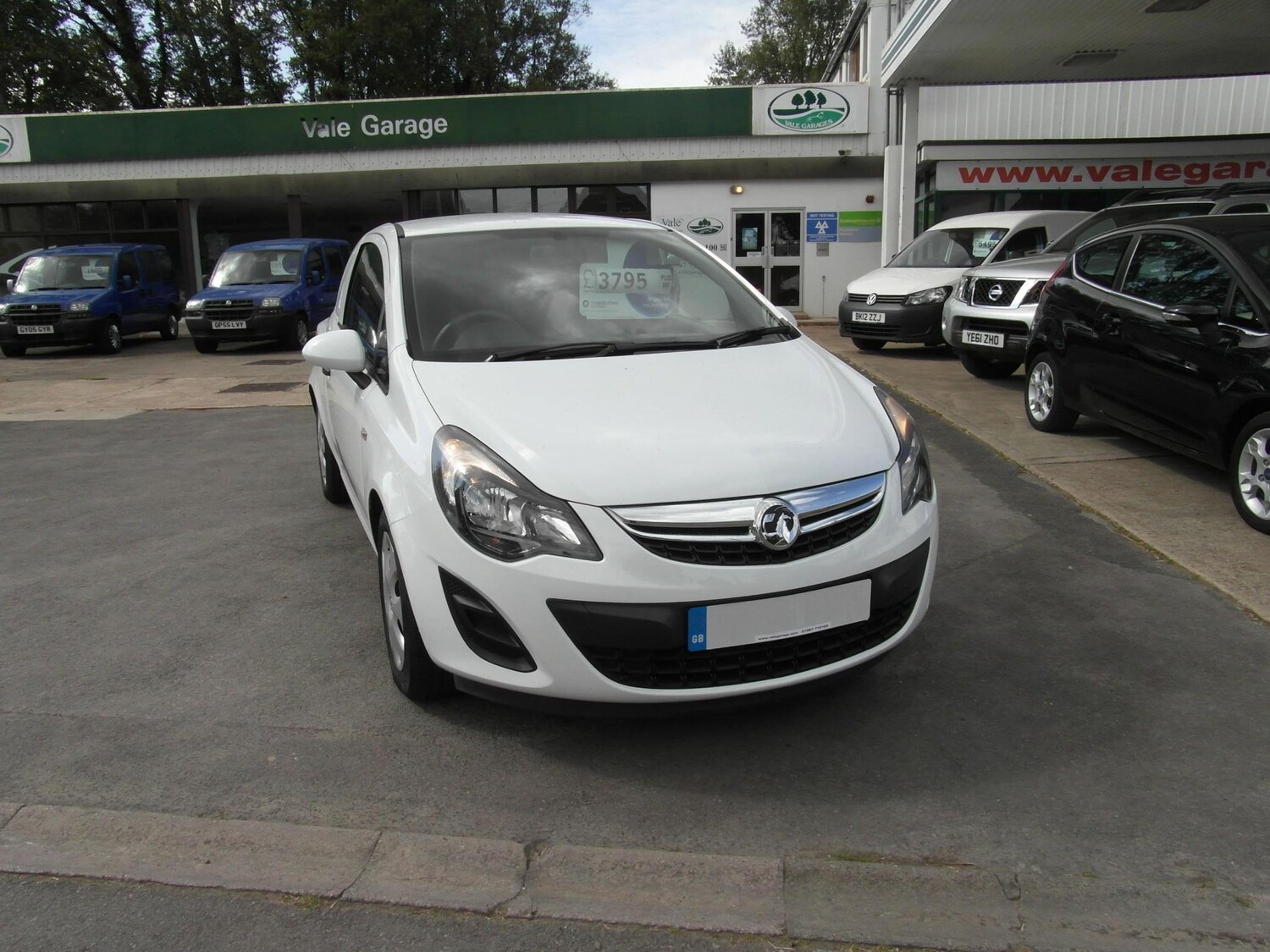 Used Vauxhall Corsa 2012 for sale - 76372165: Photo 3