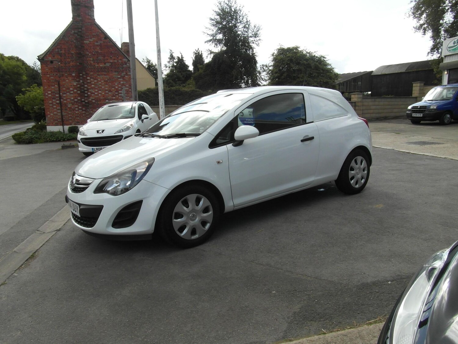 Used Vauxhall Corsa 2012 for sale - 76372165: Photo 5