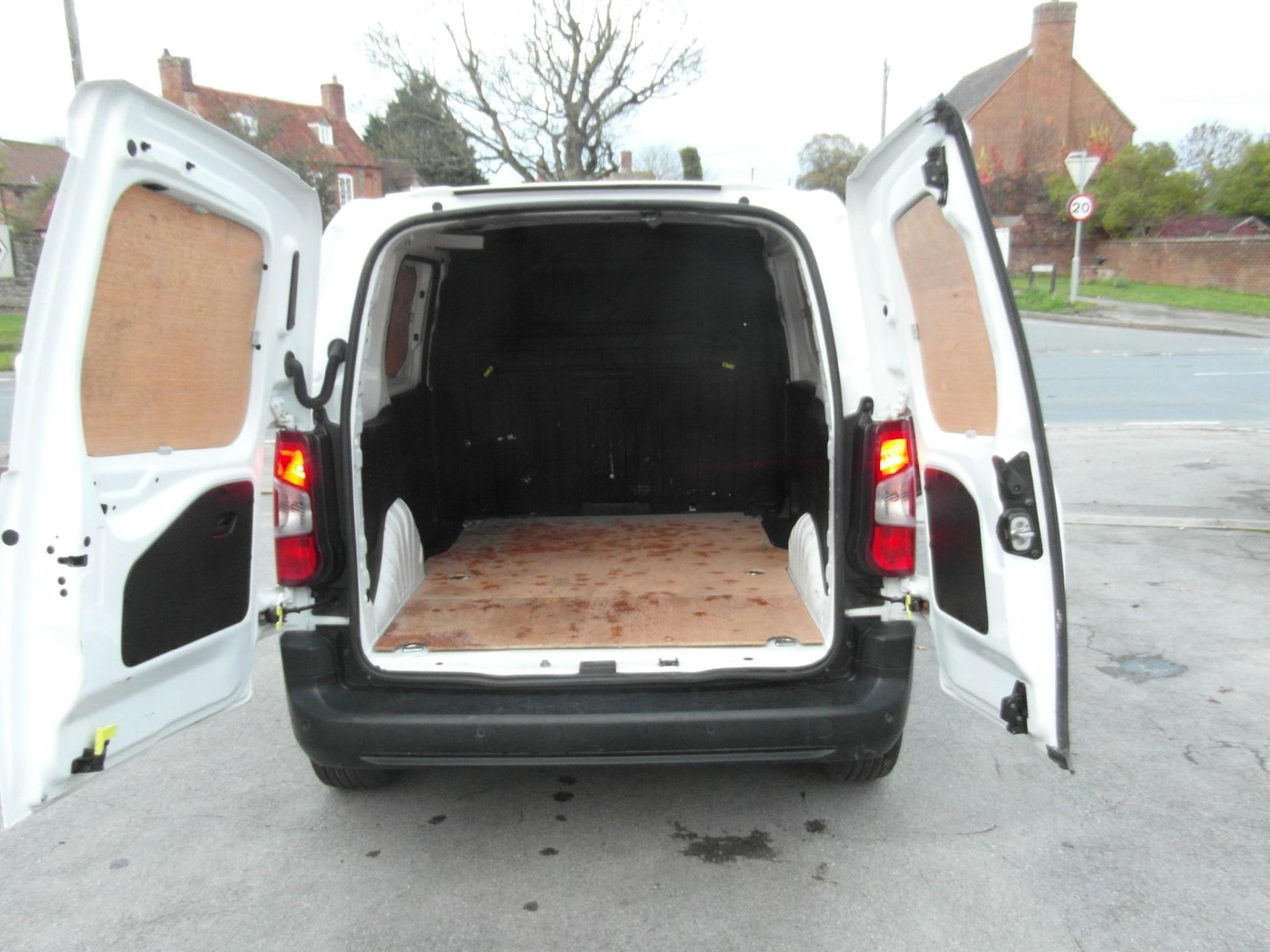 Used Peugeot Partner 2020 for sale - 76866775: Photo 16