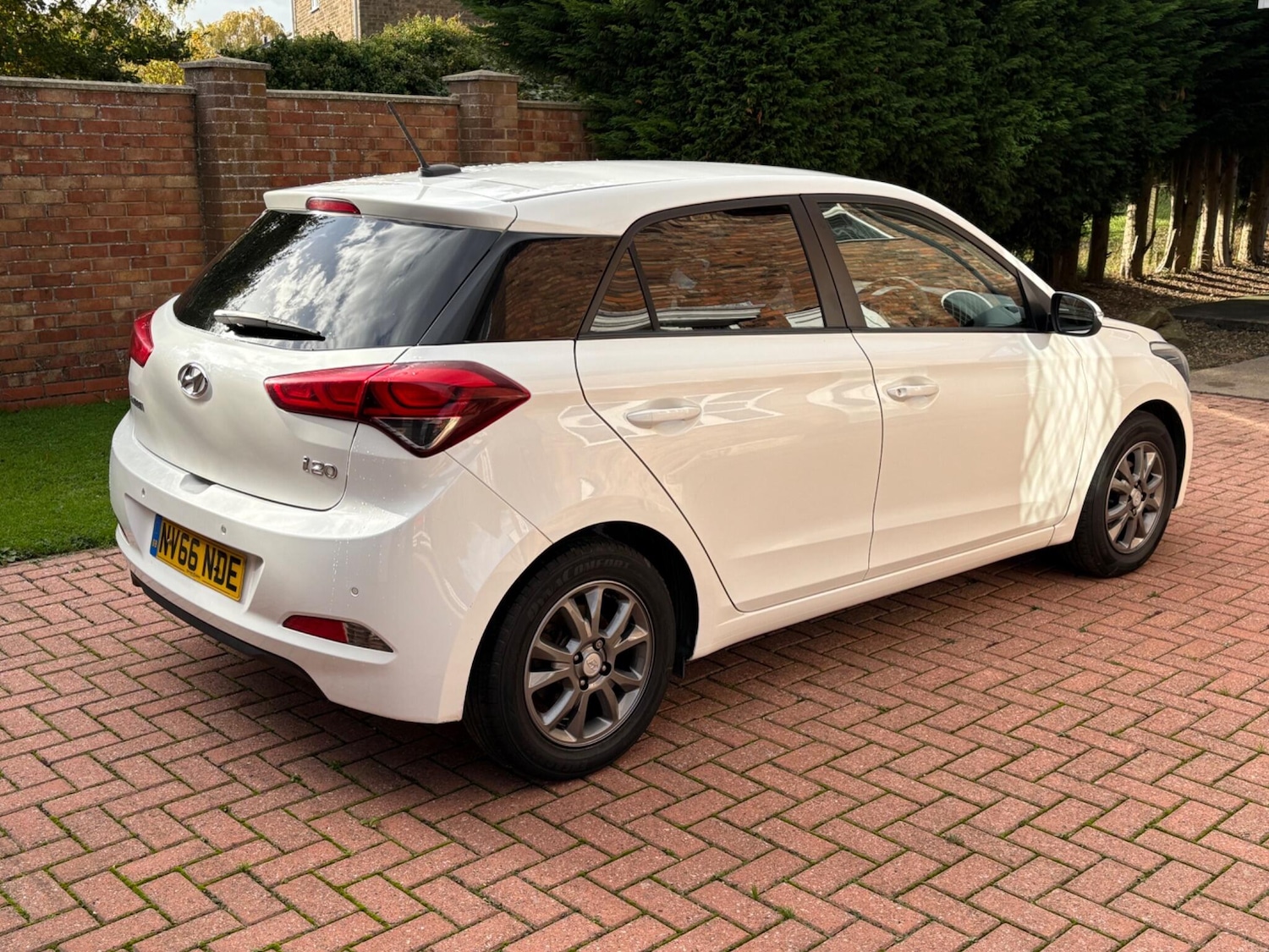 Used Hyundai i20 2017 for sale - 76398975: Photo 8