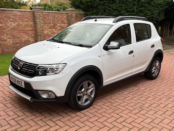 Used Dacia Sandero Stepway 2017 for sale - 76397971: Photo