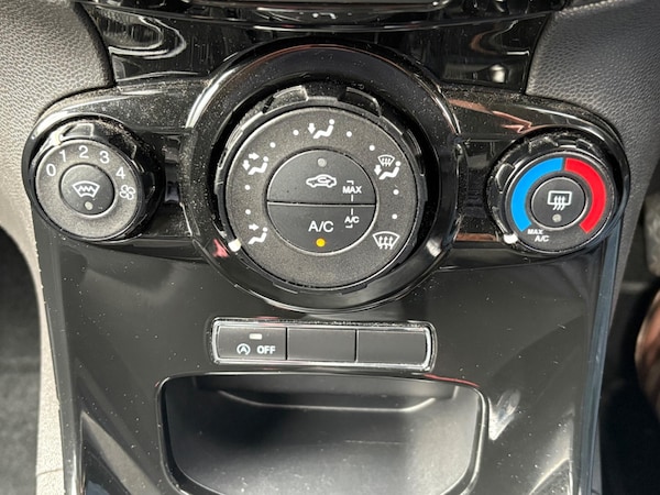 Used Ford Fiesta 2017 for sale - 76214529: Photo 23