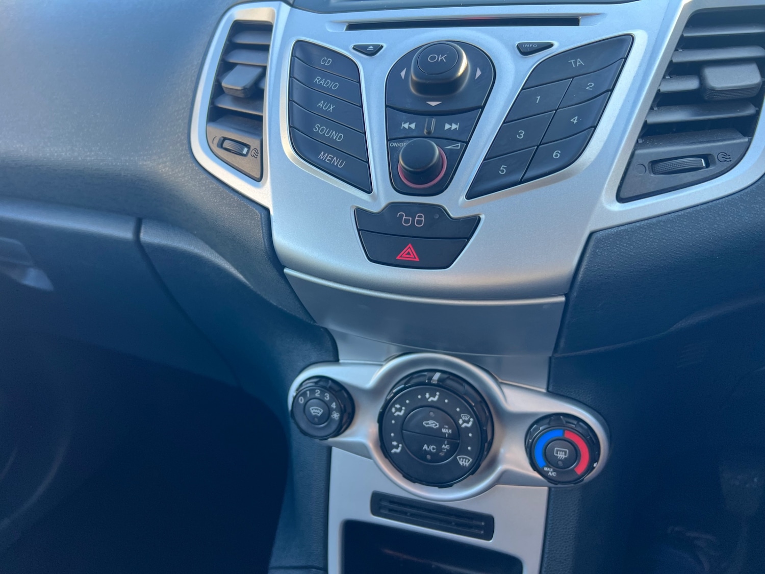 Used Ford Fiesta 2012 for sale - 77118682: Photo 17