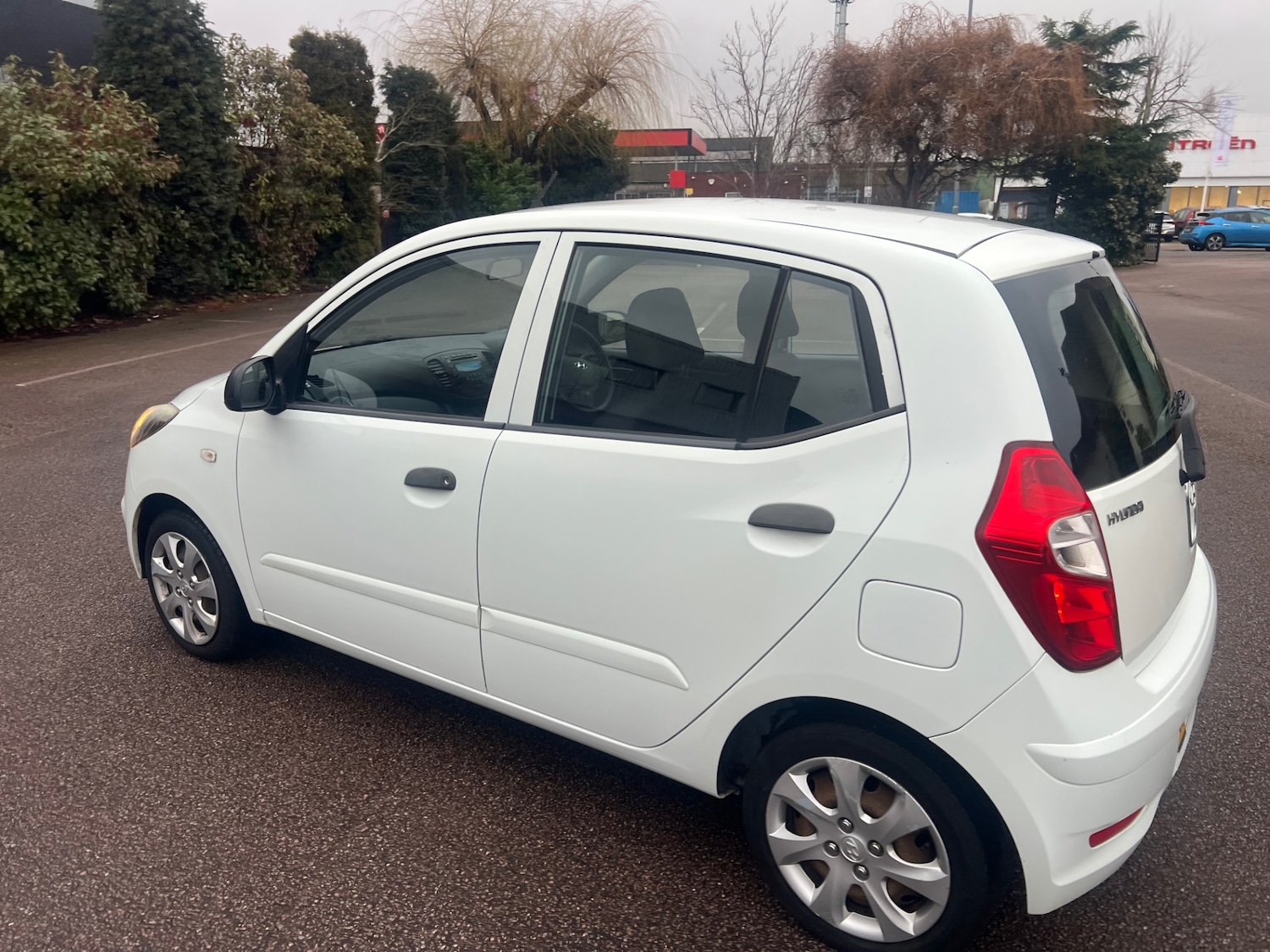 Used Hyundai i10 2011 for sale - 77607301: Photo 10