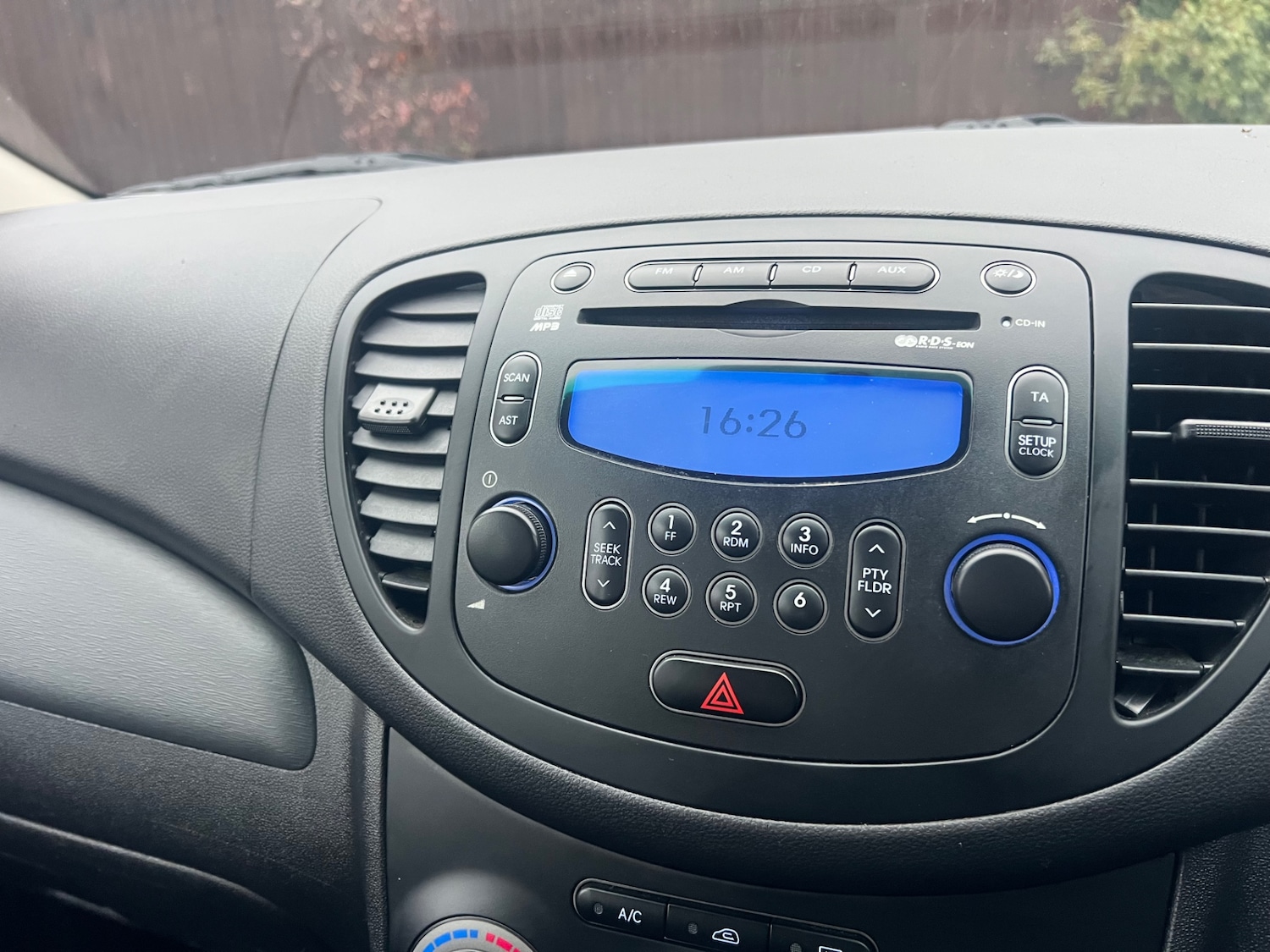 Used Hyundai i10 2011 for sale - 77607301: Photo 20