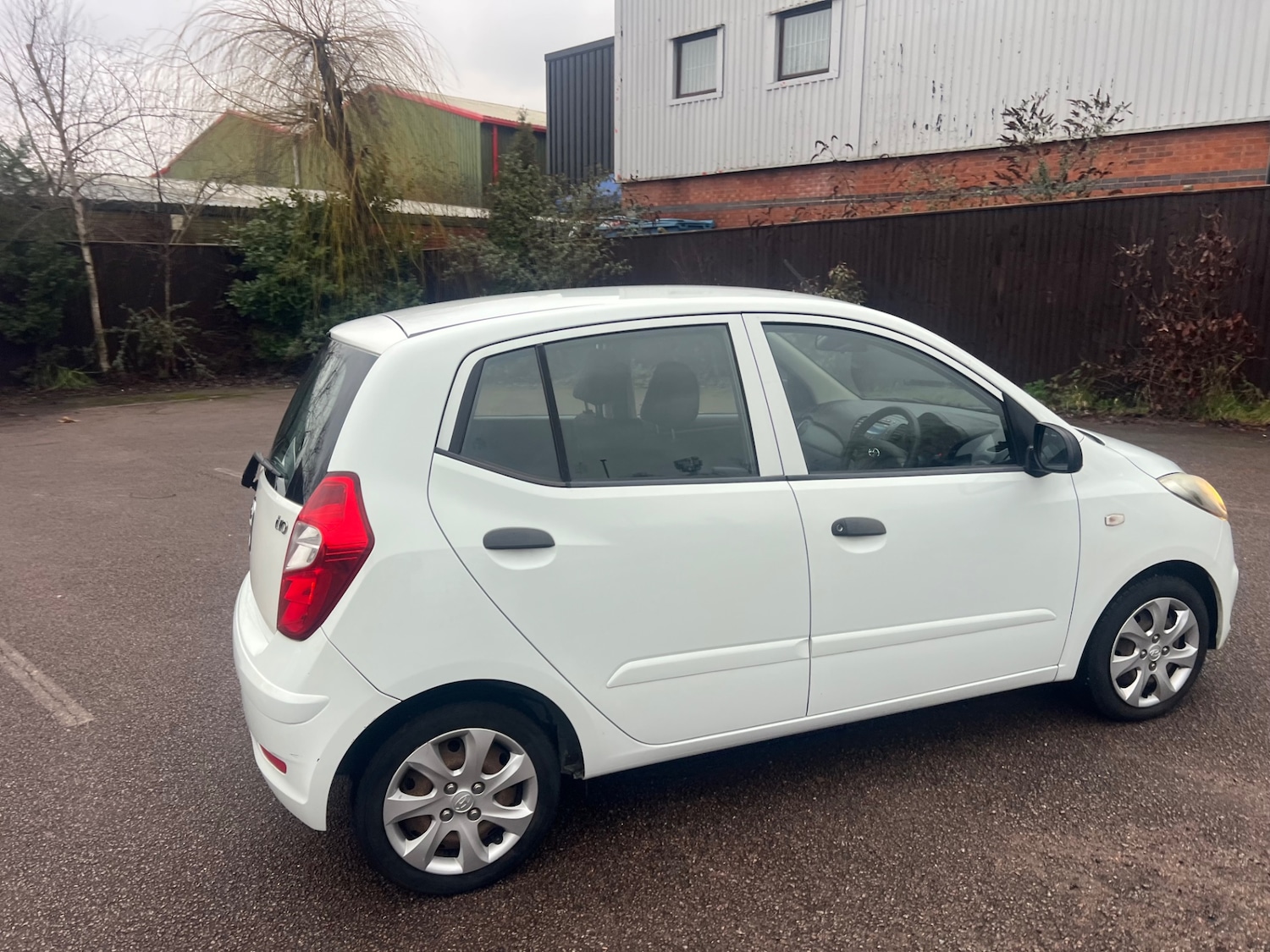 Used Hyundai i10 2011 for sale - 77607301: Photo 5