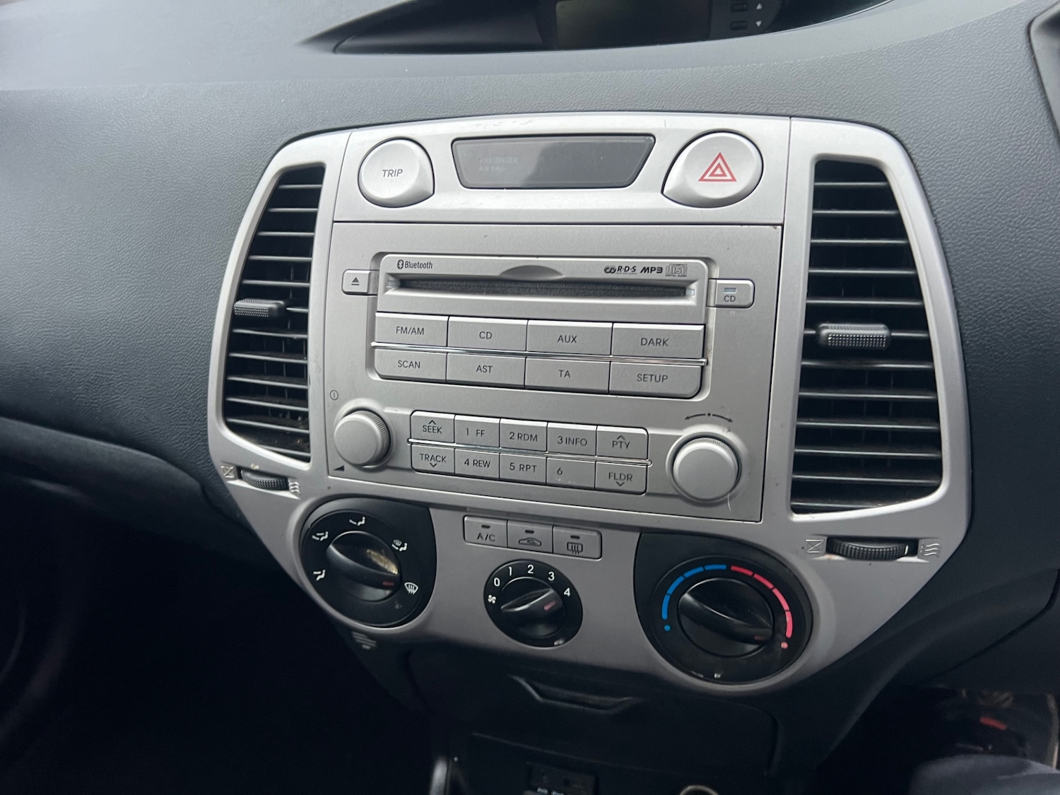 Used Hyundai i20 2011 for sale - 77186402: Photo 18