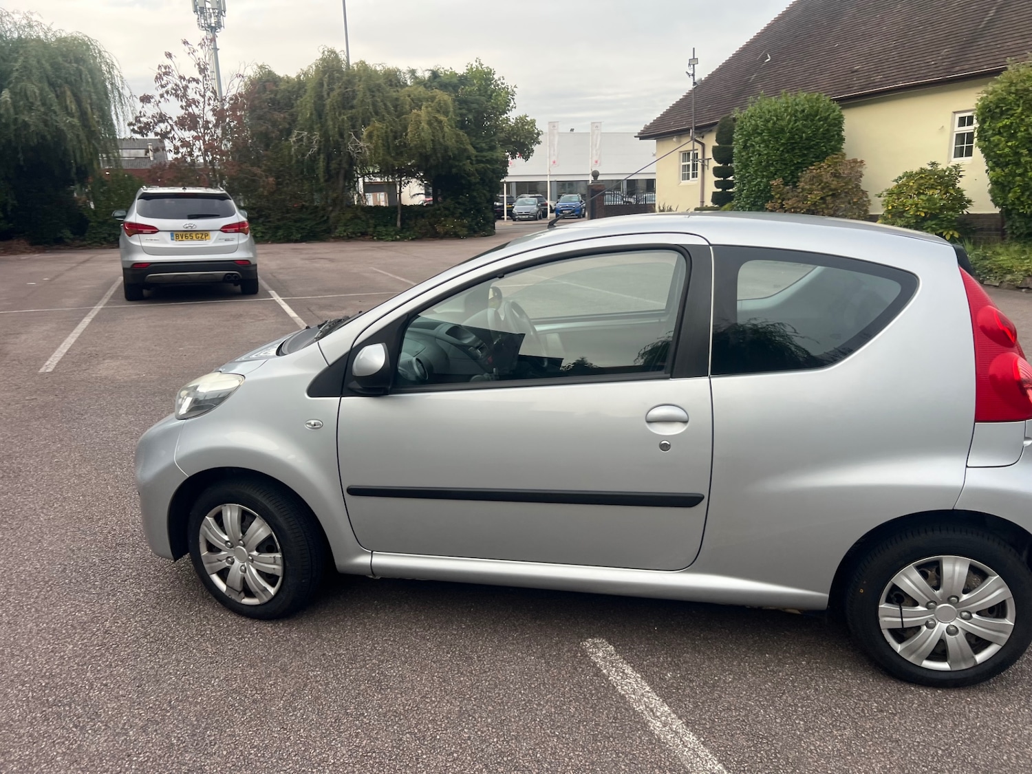Used Peugeot 107 2010 for sale - 77118340: Photo 12