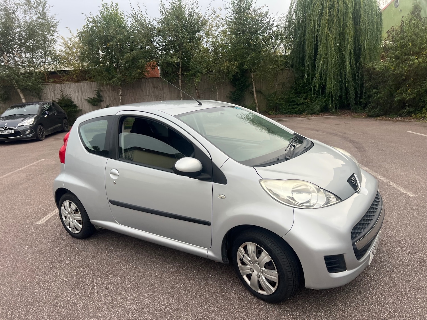 Used Peugeot 107 2010 for sale - 77118340: Photo 2