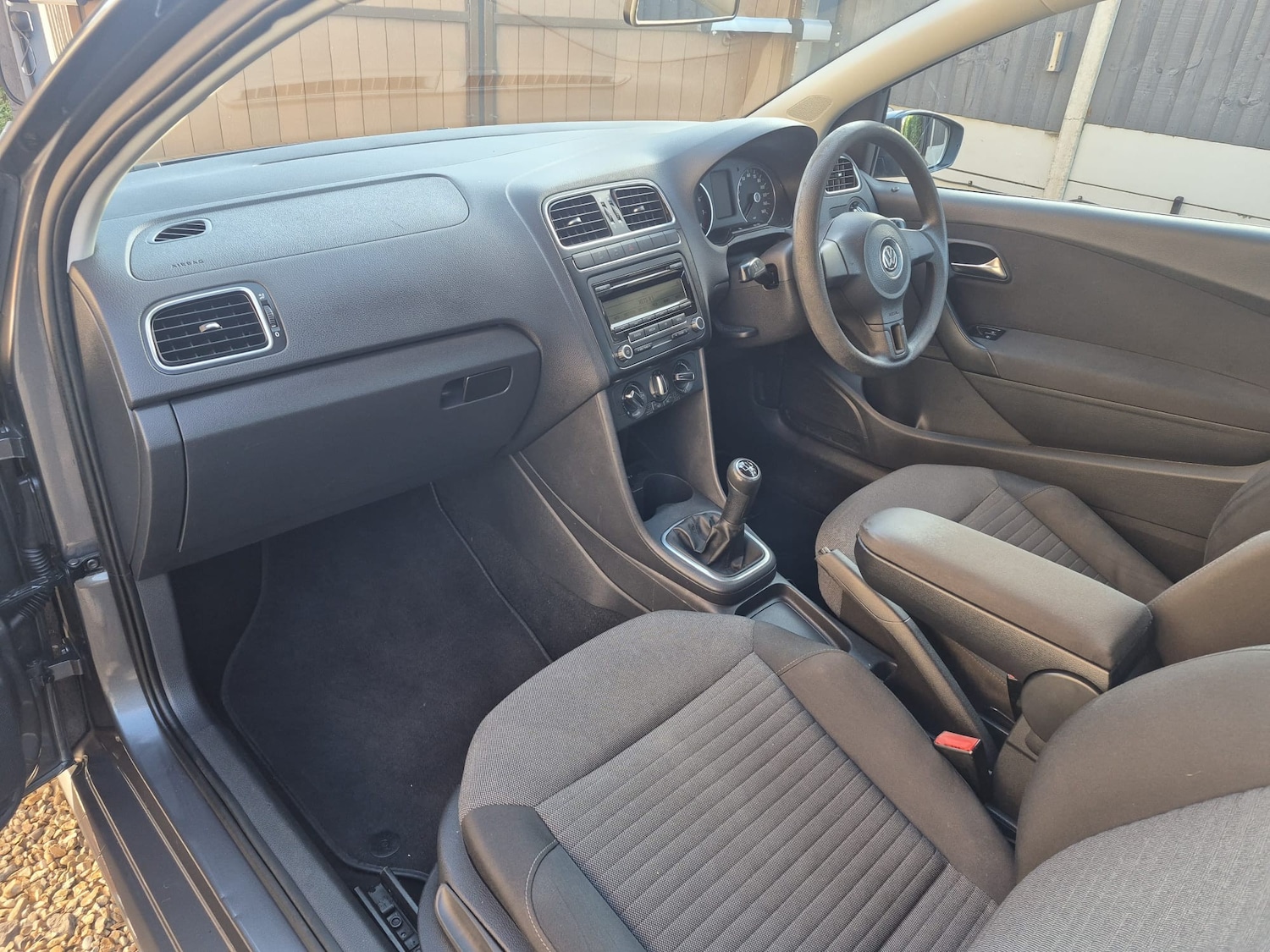 Used Volkswagen Polo 2010 for sale - 76625704: Photo 14