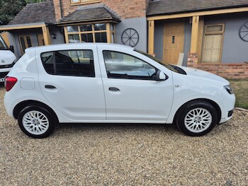 Used Dacia Sandero 2013 for sale - 75512272: Photo
