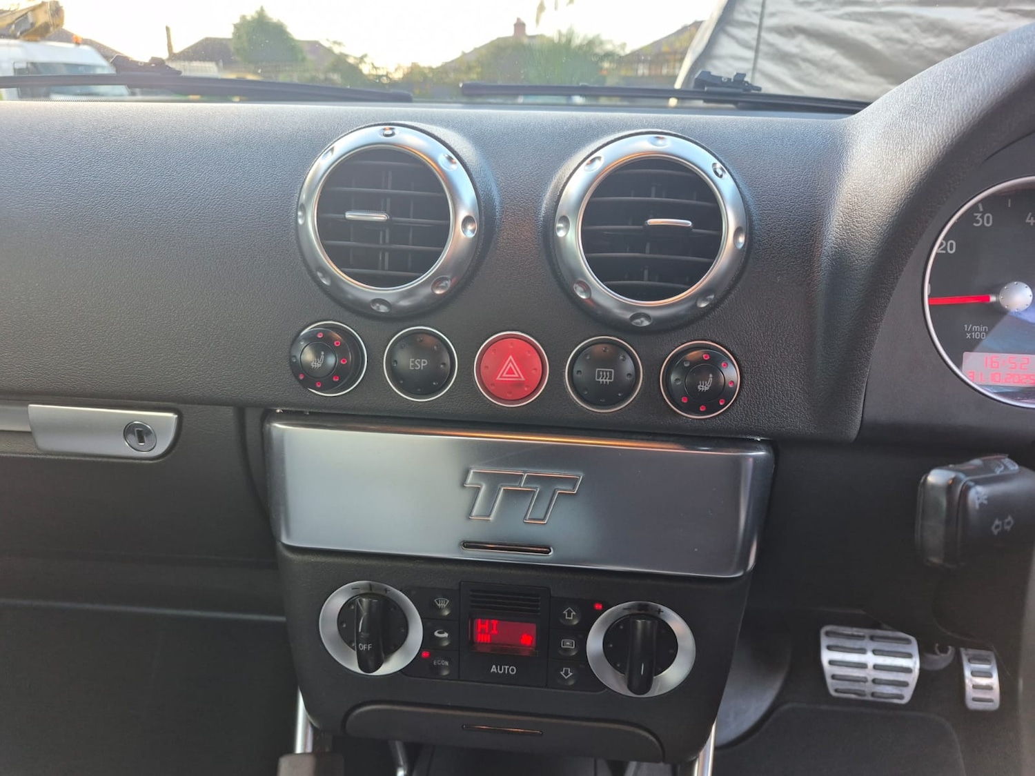 Used Audi TT 2004 for sale - 77323890: Photo 21