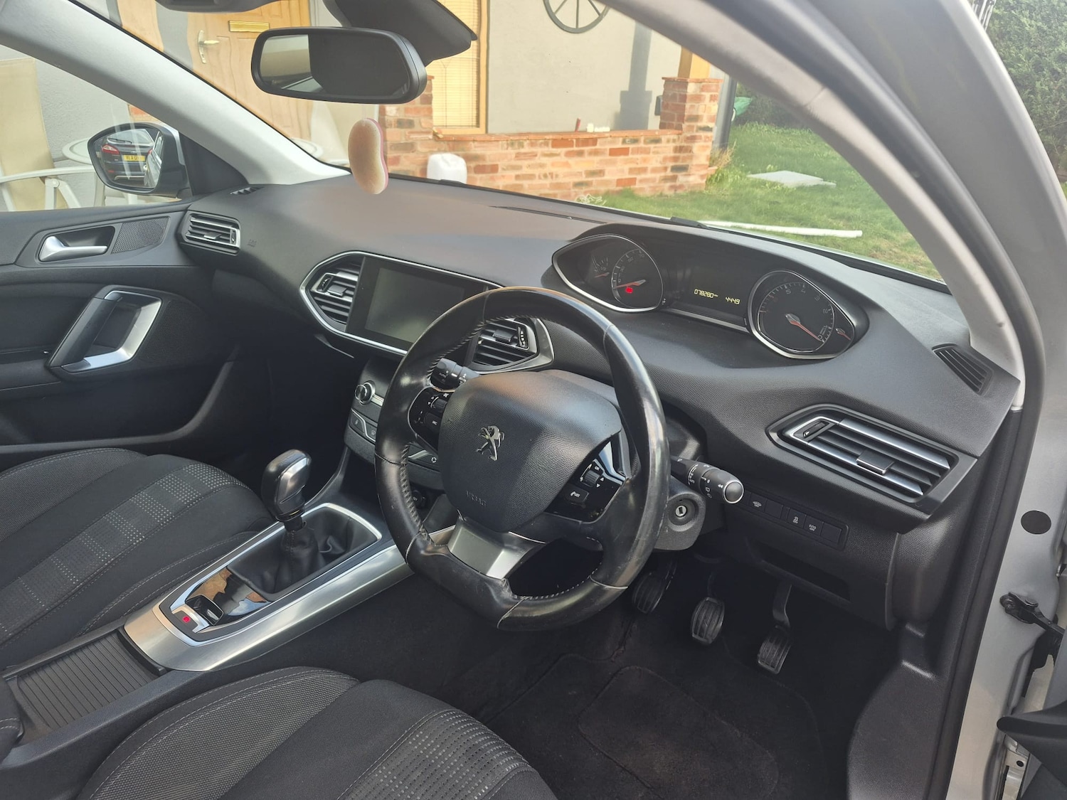 Used Peugeot 308 2015 for sale - 76466247: Photo 16