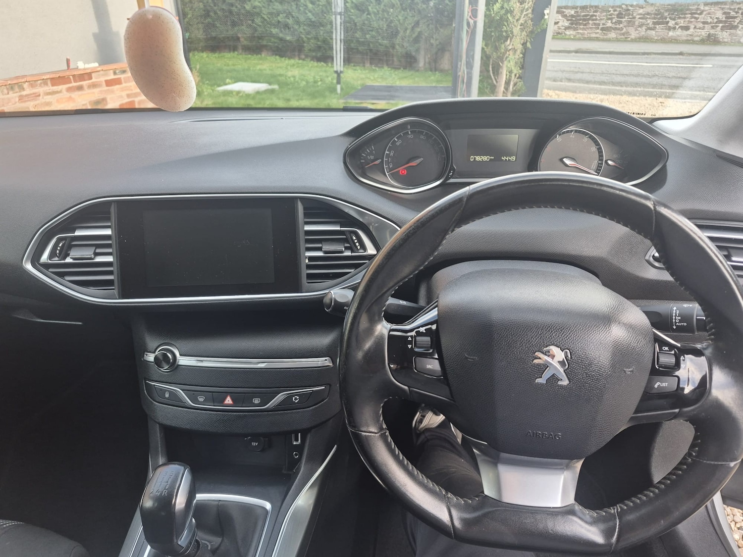 Used Peugeot 308 2015 for sale - 76466247: Photo 22