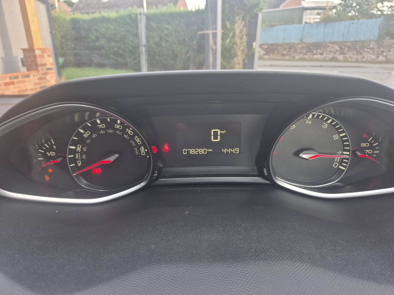 Used Peugeot 308 2015 for sale - 76466247: Photo 24