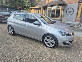 Used Peugeot 308 2015 for sale - 76466247: Photo