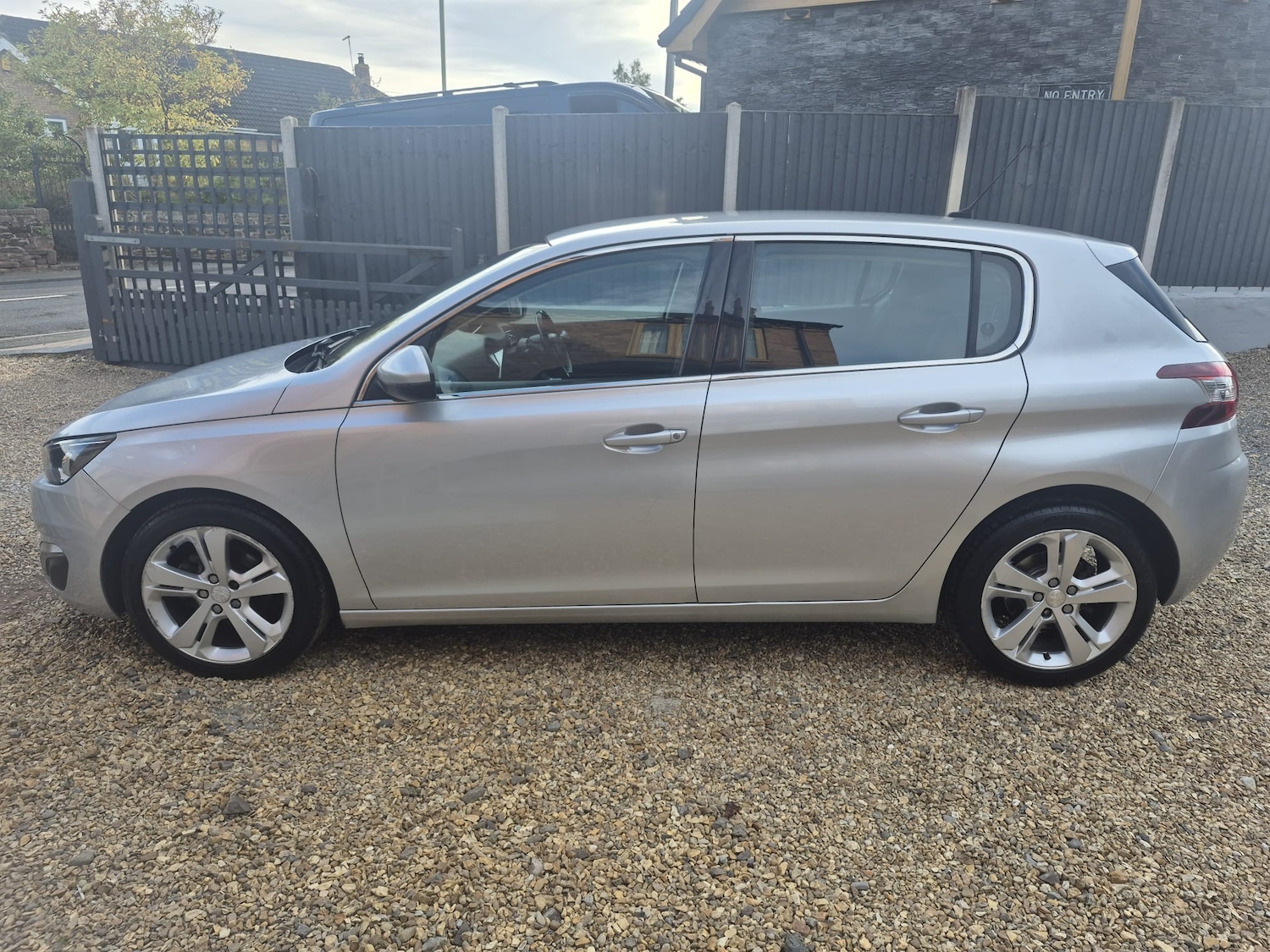 Used Peugeot 308 2015 for sale - 76466247: Photo 7