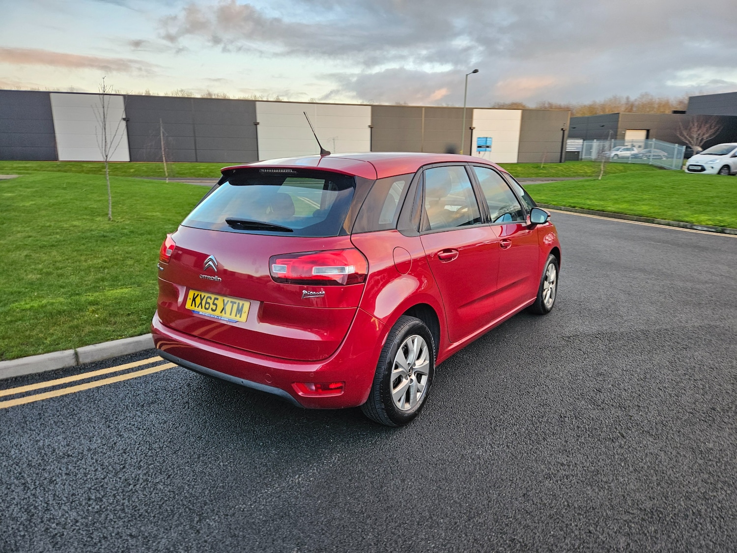 Used Citroen C4 Picasso 2015 for sale - 77006530: Photo 4