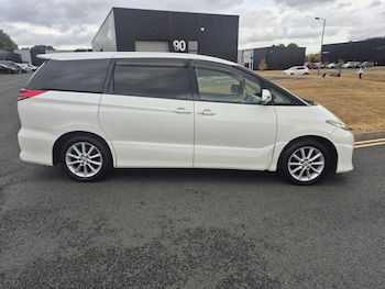 Used Toyota Estima 2010 for sale - 79558609: Photo