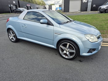 Used Vauxhall Tigra 2008 for sale - 79872440: Photo