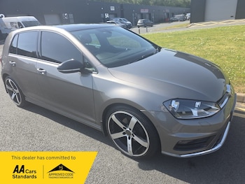 Used Volkswagen Golf 2017 for sale - 79143228: Photo