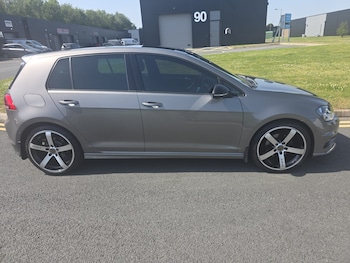 Used Volkswagen Golf 2017 for sale - 79143228: Photo