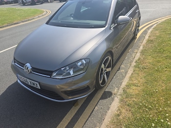 Used Volkswagen Golf 2017 for sale - 79143228: Photo