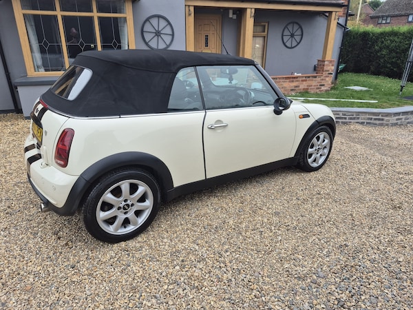 Used MINI Convertible 2007 for sale - 76305348: Photo 14