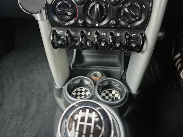 Used MINI Convertible 2007 for sale - 76305348: Photo 24