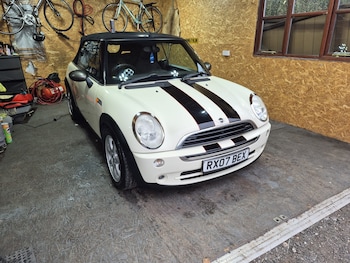 Used MINI Convertible 2007 for sale - 76305348: Photo 2