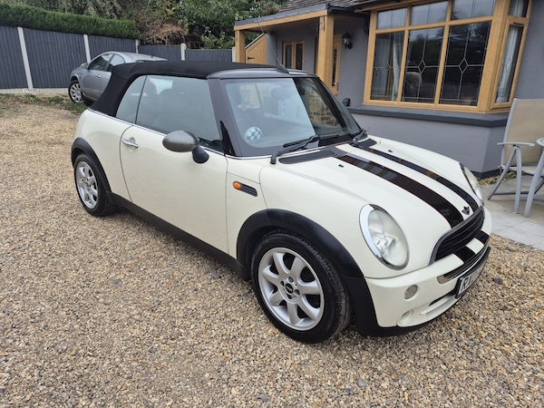 Used MINI Convertible 2007 for sale - 76305348: Photo 3