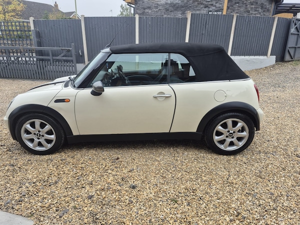 Used MINI Convertible 2007 for sale - 76305348: Photo 7