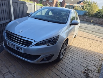 2015 (65) - 1.2 PureTech Allure Hatchback 5dr Petrol Manual Euro 6 (s/s) (110 ps)