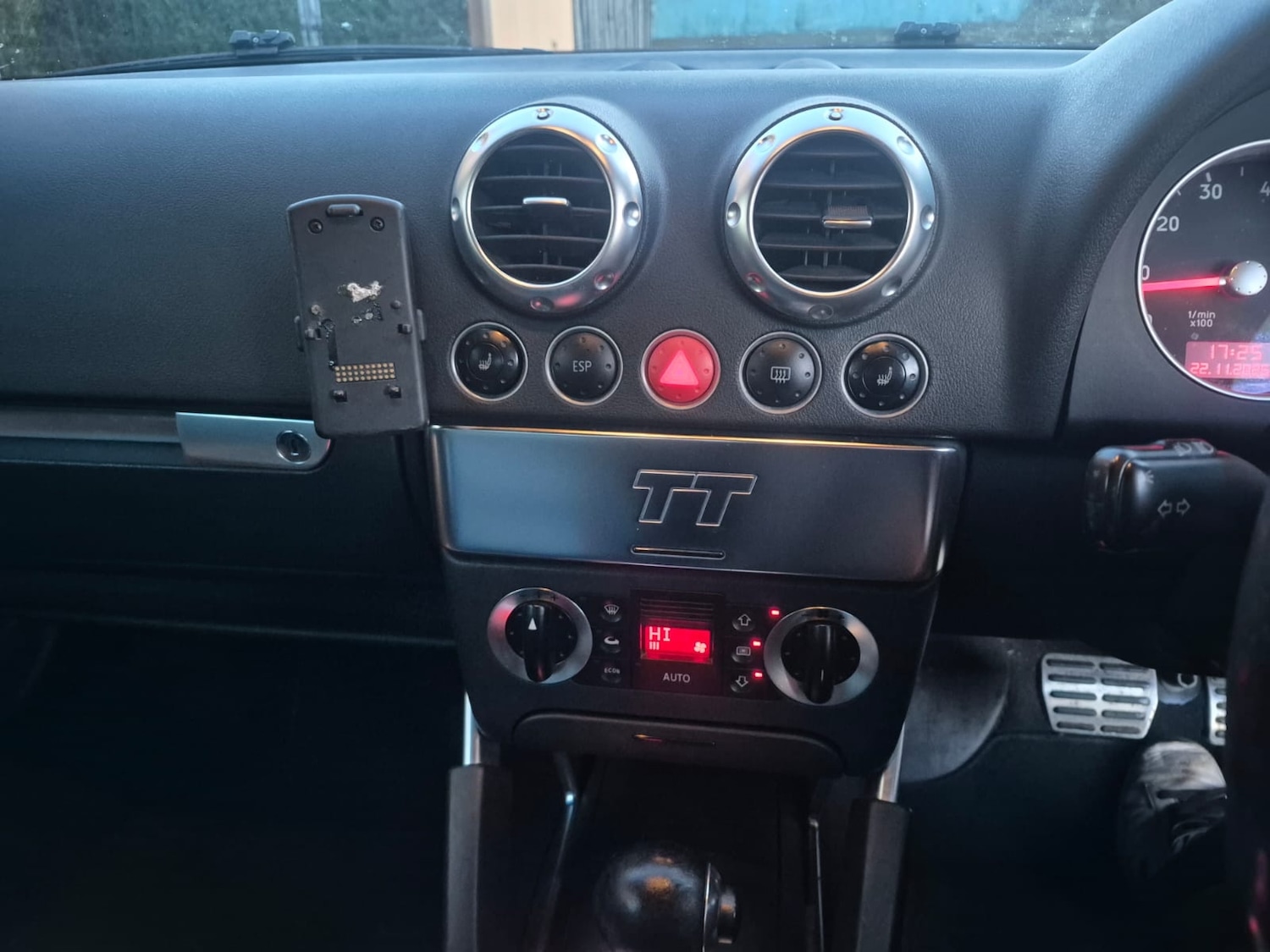 Used Audi TT 2005 for sale - 76750858: Photo 22