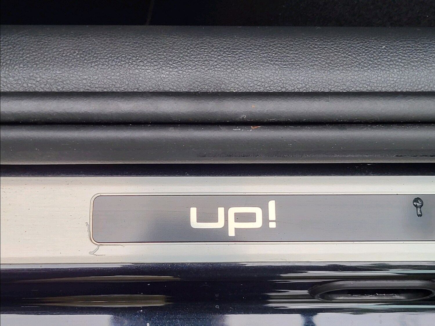 Used Volkswagen up! 2015 for sale - 76273751: Photo 26