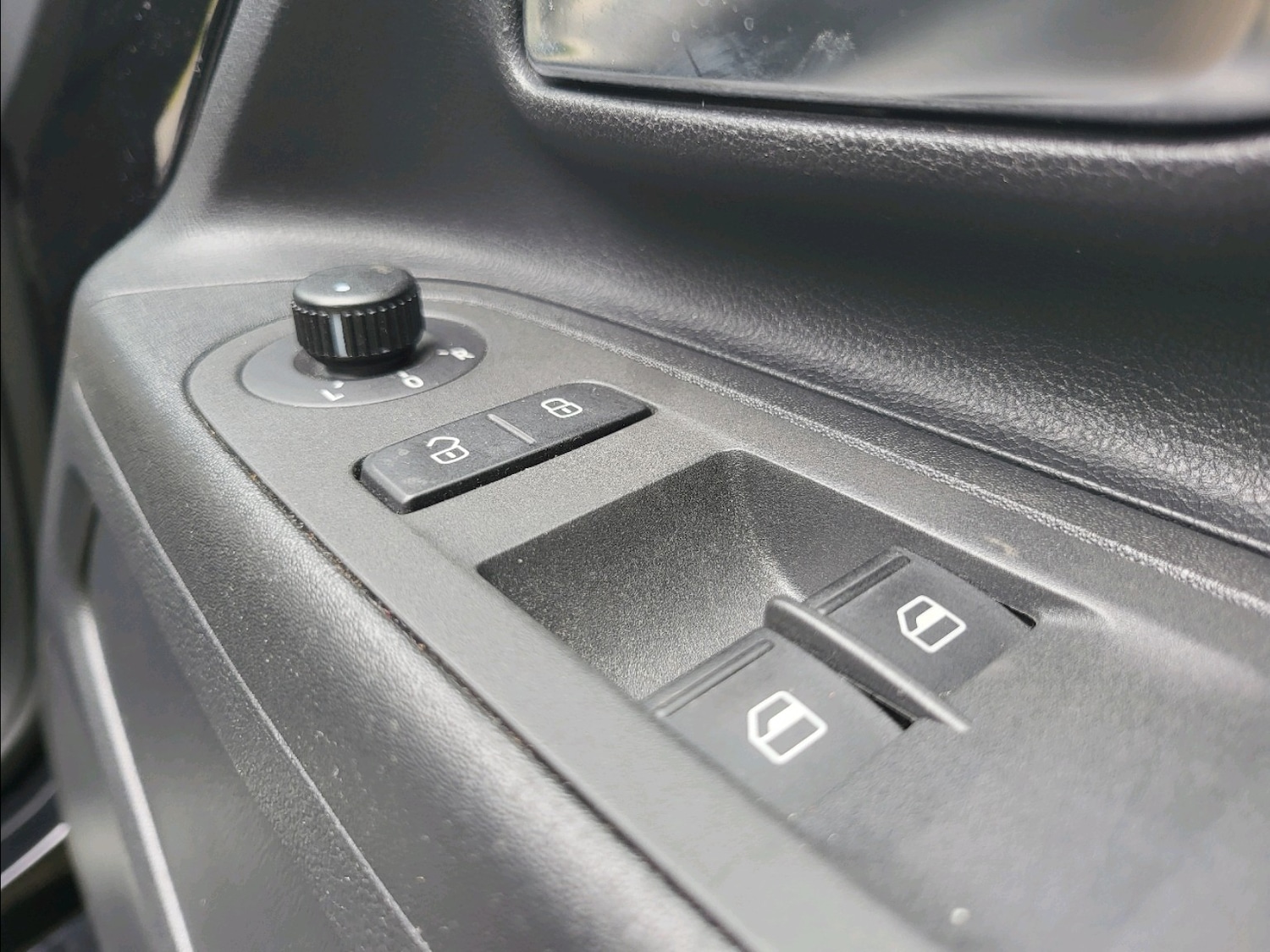 Used Volkswagen up! 2015 for sale - 76273751: Photo 28