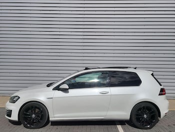 Used Volkswagen Golf 2017 for sale - 78623911: Photo