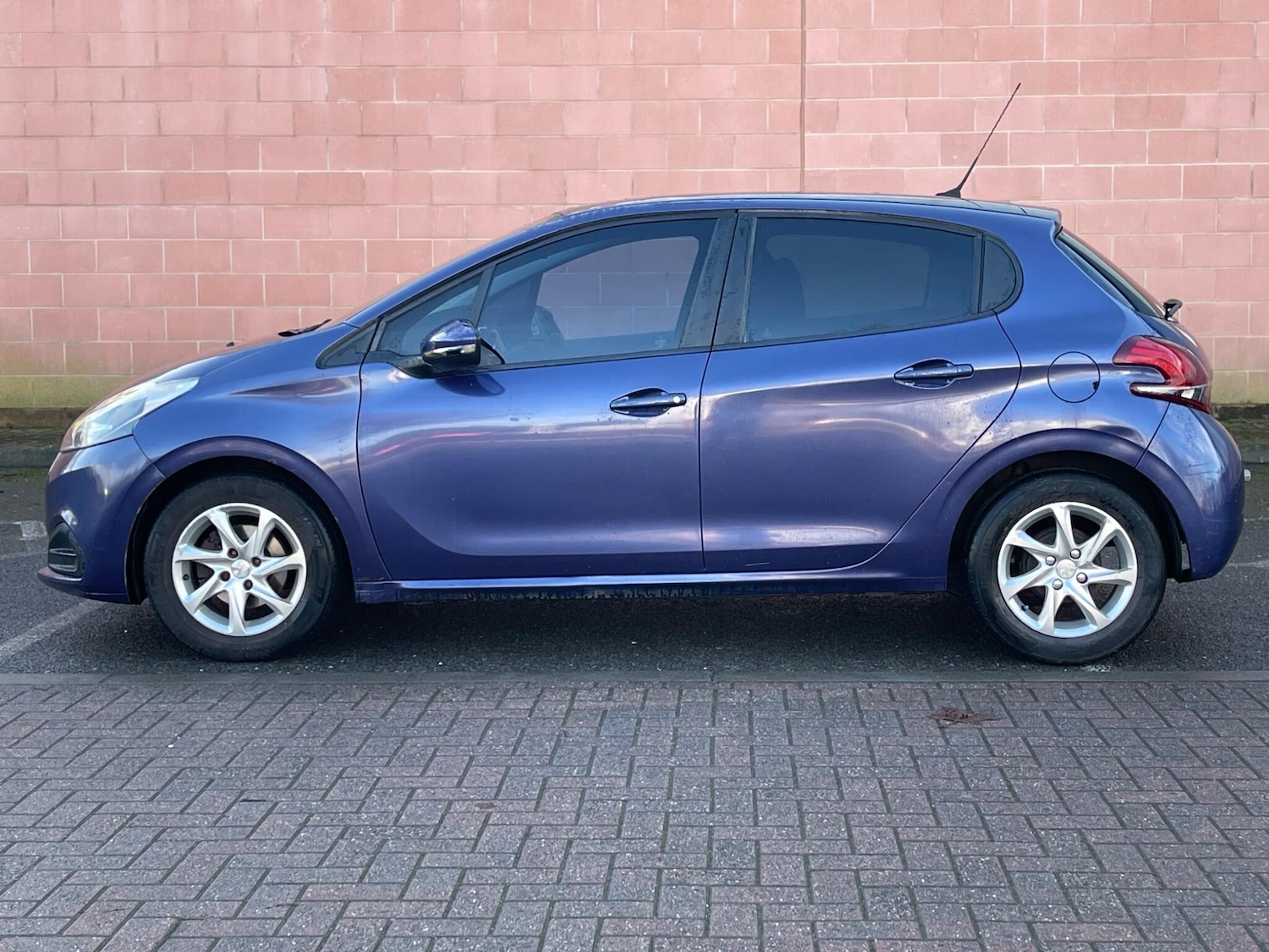 Used Peugeot 208 2016 for sale - 77242506: Photo 8