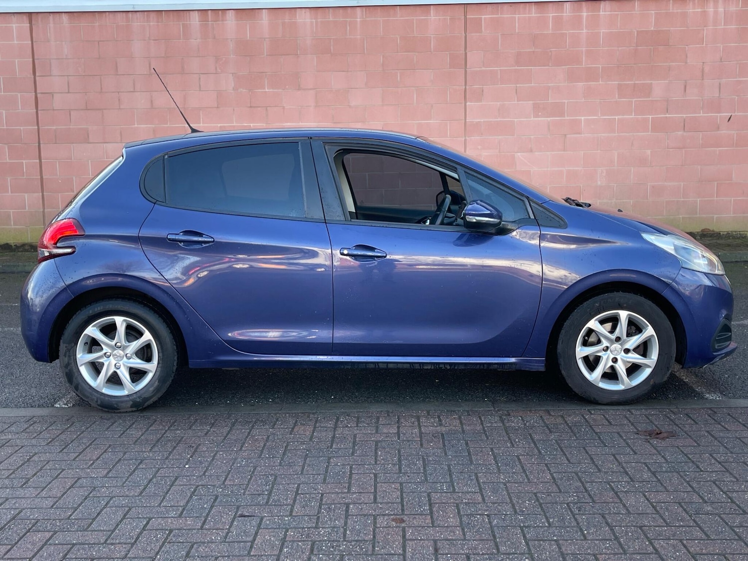 Used Peugeot 208 2016 for sale - 77242506: Photo 9